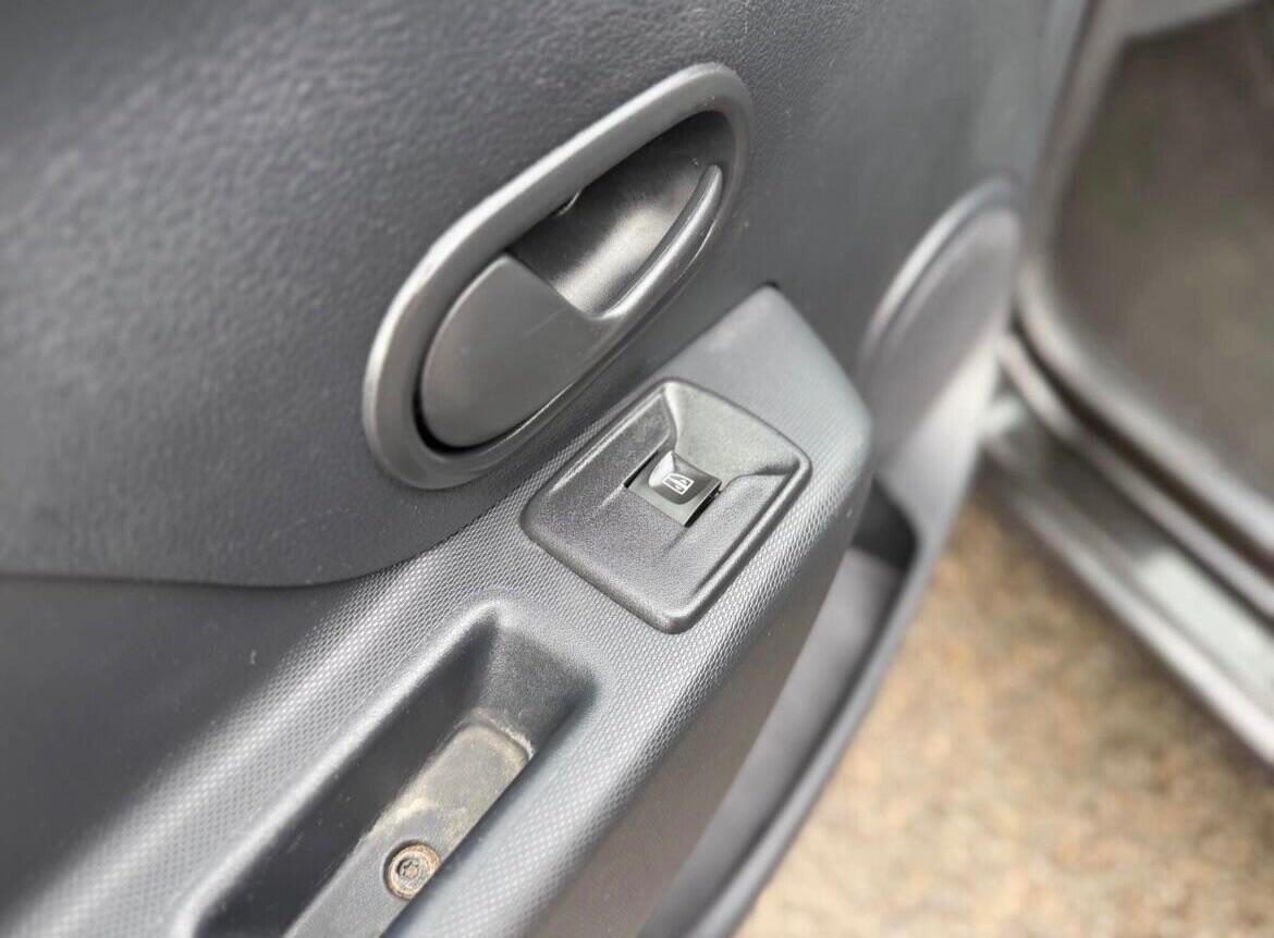 Used Dacia Sandero 2017 for sale - 77020995: Photo 35