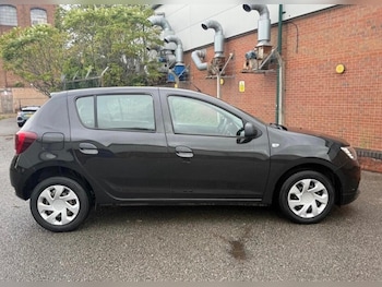 Used Dacia Sandero 2017 for sale - 77020995: Photo
