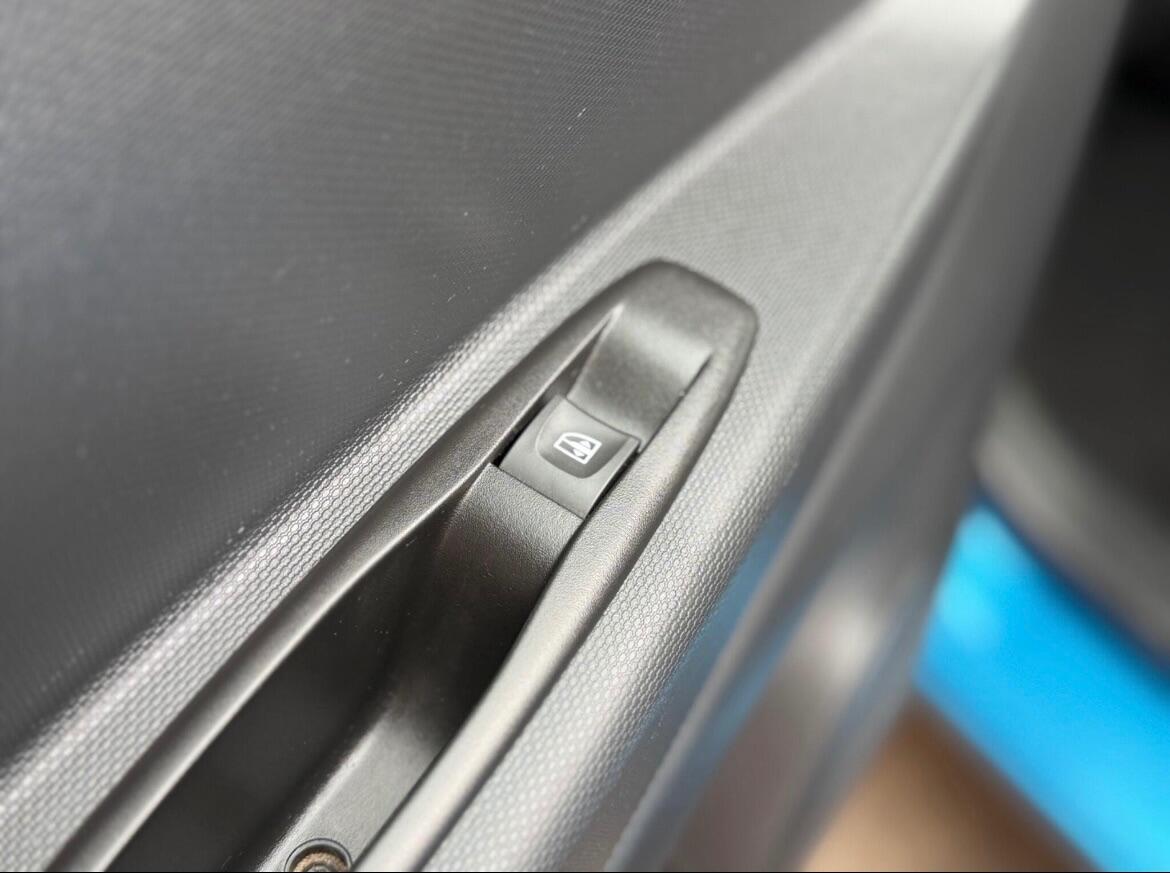 Used Renault Captur 2014 for sale - 76878402: Photo 25