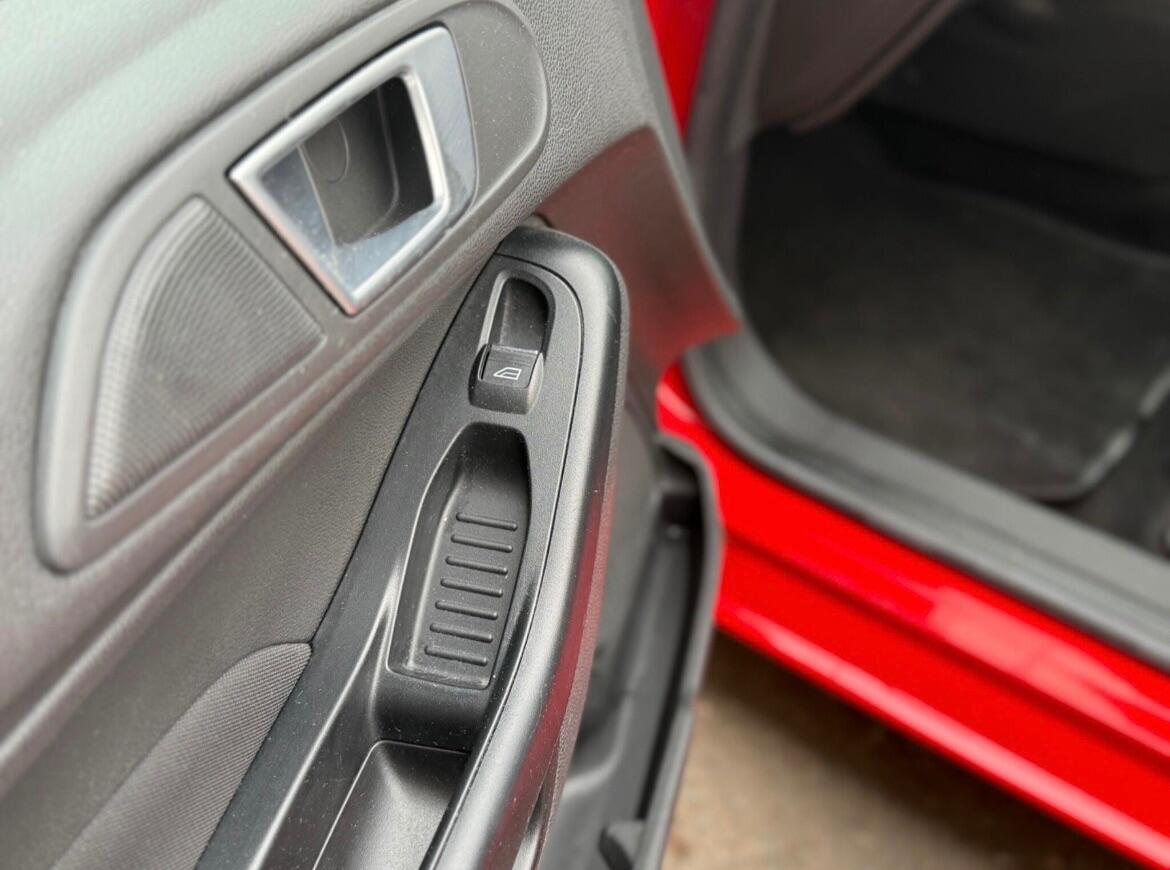 Used Ford Fiesta 2013 for sale - 77040672: Photo 33