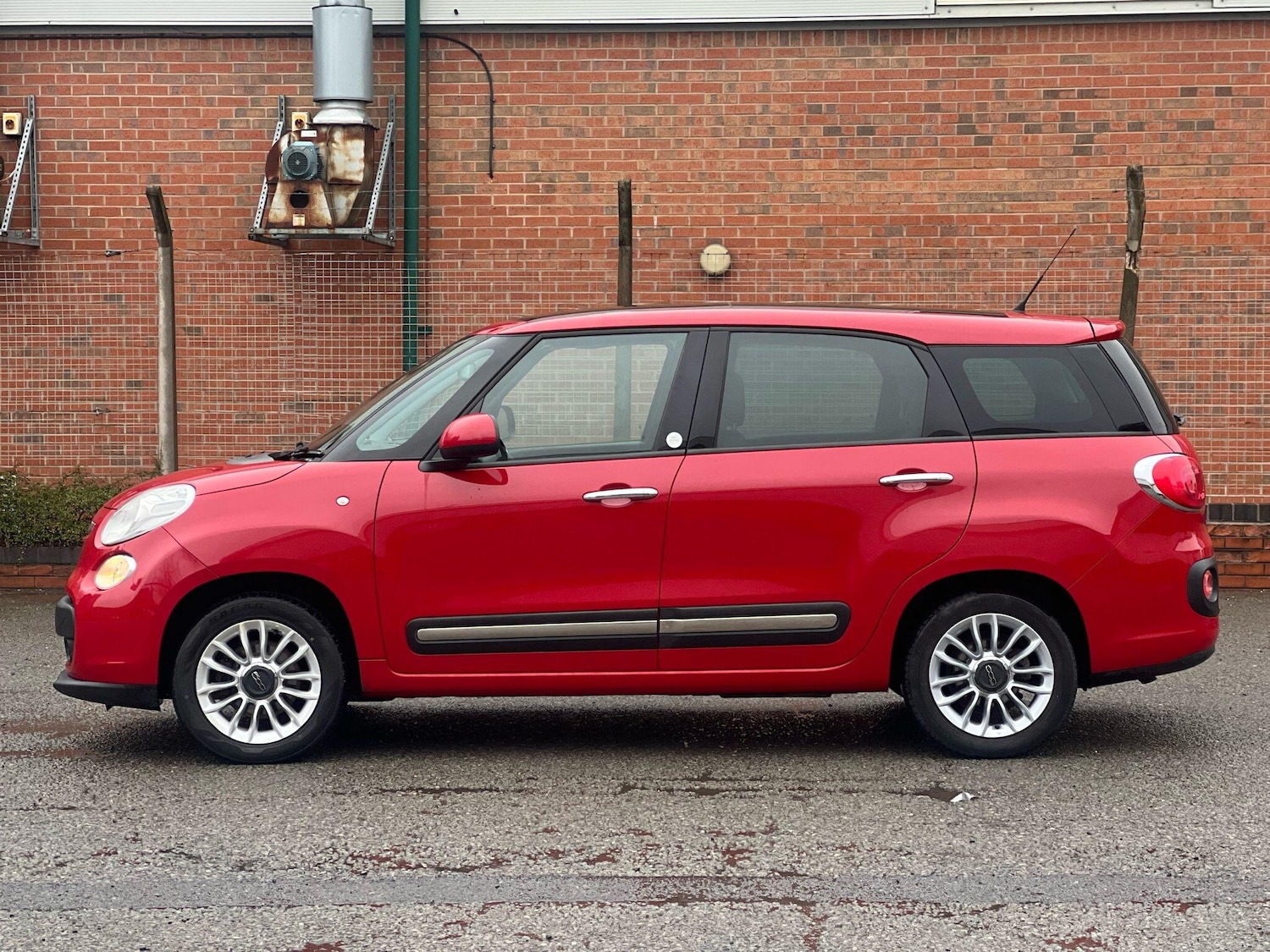 Used Fiat 500L 2014 for sale - 77387232: Photo 7
