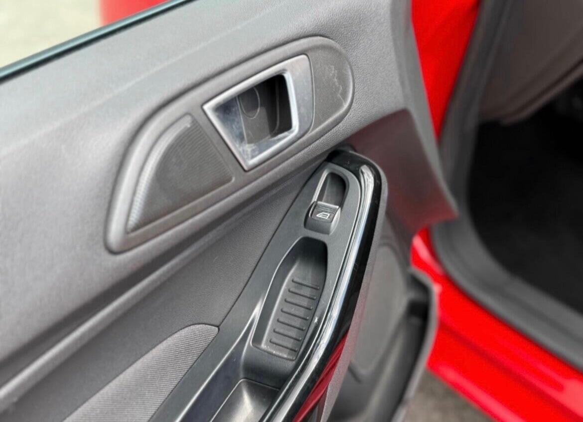 Used Ford Fiesta 2016 for sale - 76307361: Photo 30