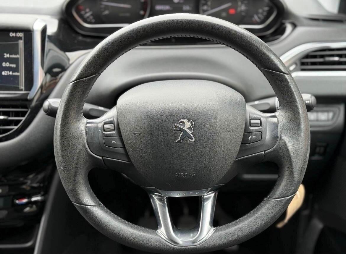 Used Peugeot 208 2012 for sale - 76878422: Photo 17