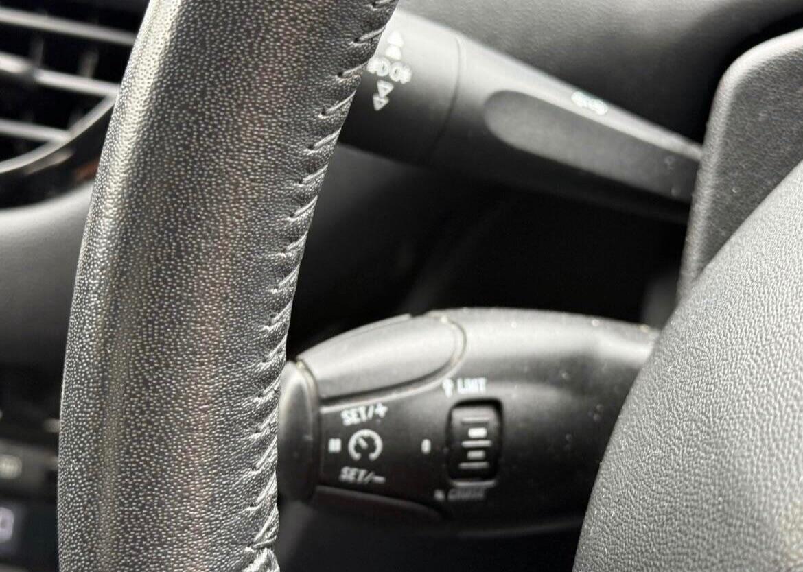 Used Peugeot 208 2012 for sale - 76878422: Photo 37