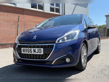 Peugeot - 208