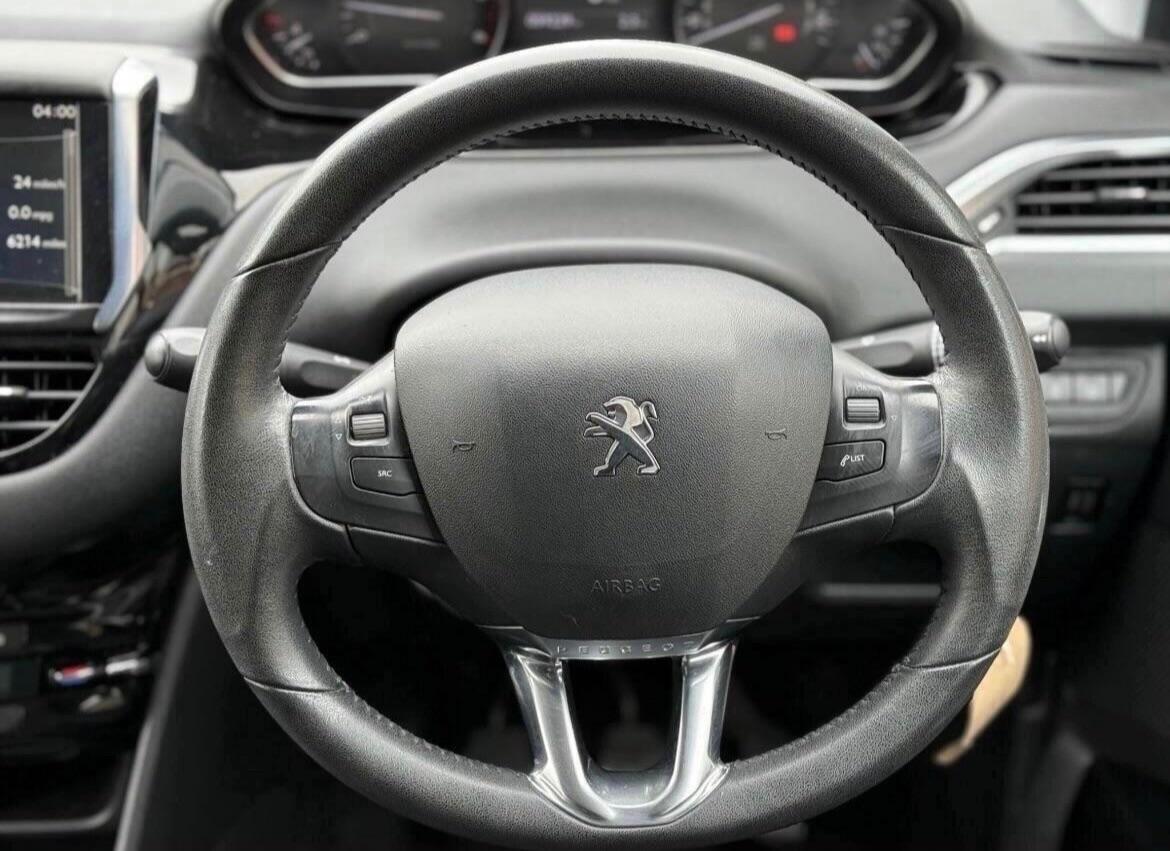 Used Peugeot 208 2012 for sale - 76942665: Photo 16