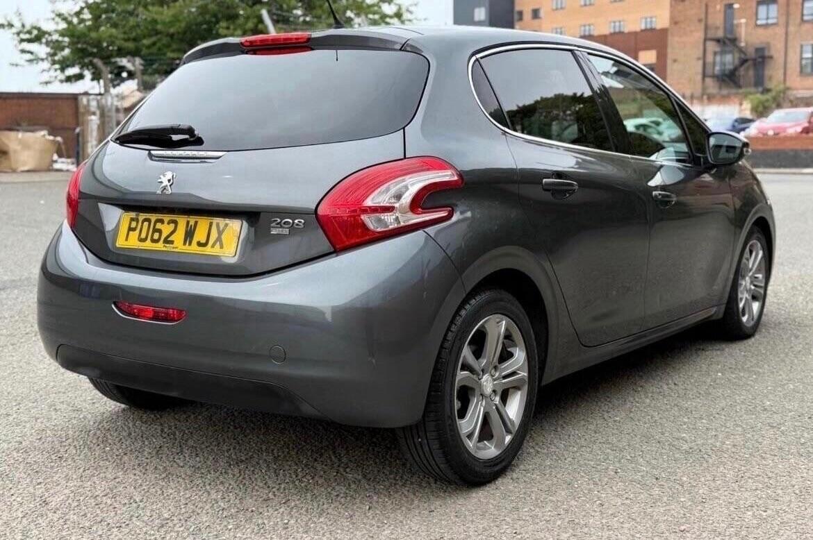Used Peugeot 208 2012 for sale - 76942665: Photo 22
