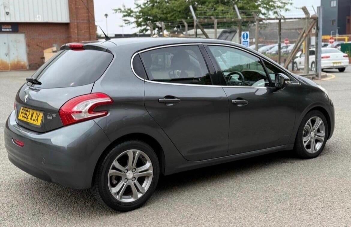Used Peugeot 208 2012 for sale - 76942665: Photo 27
