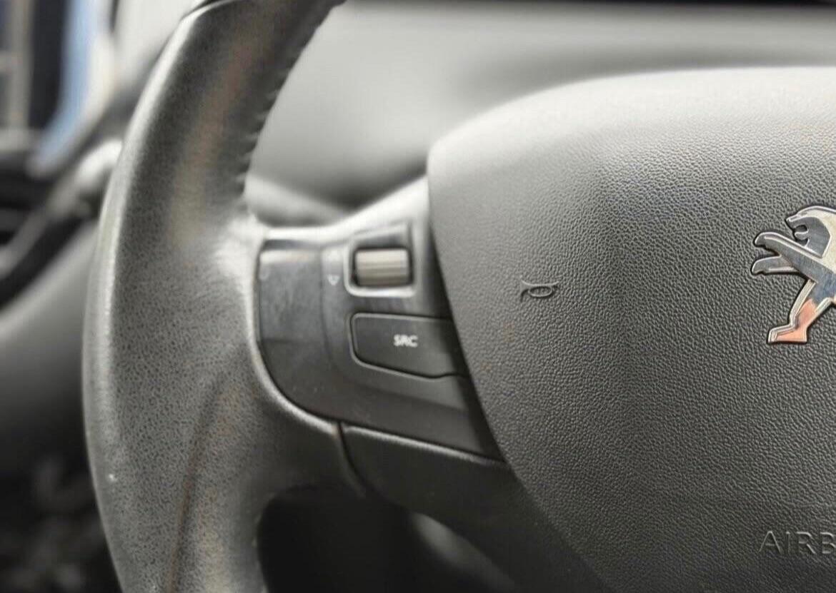 Used Peugeot 208 2012 for sale - 76942665: Photo 38