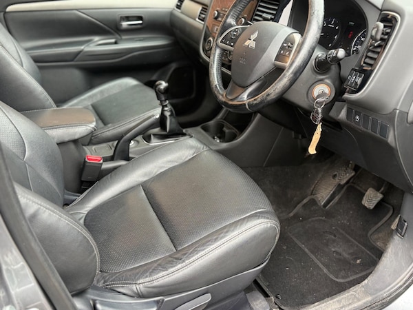 Used Mitsubishi Outlander 2016 for sale - 76270506: Photo 15