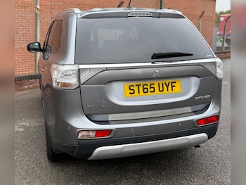Used Mitsubishi Outlander 2016 for sale - 76270506: Photo 2