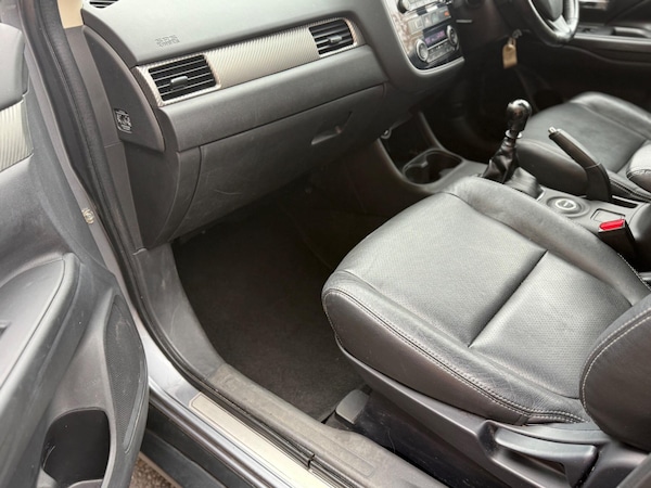 Used Mitsubishi Outlander 2016 for sale - 76270506: Photo 31