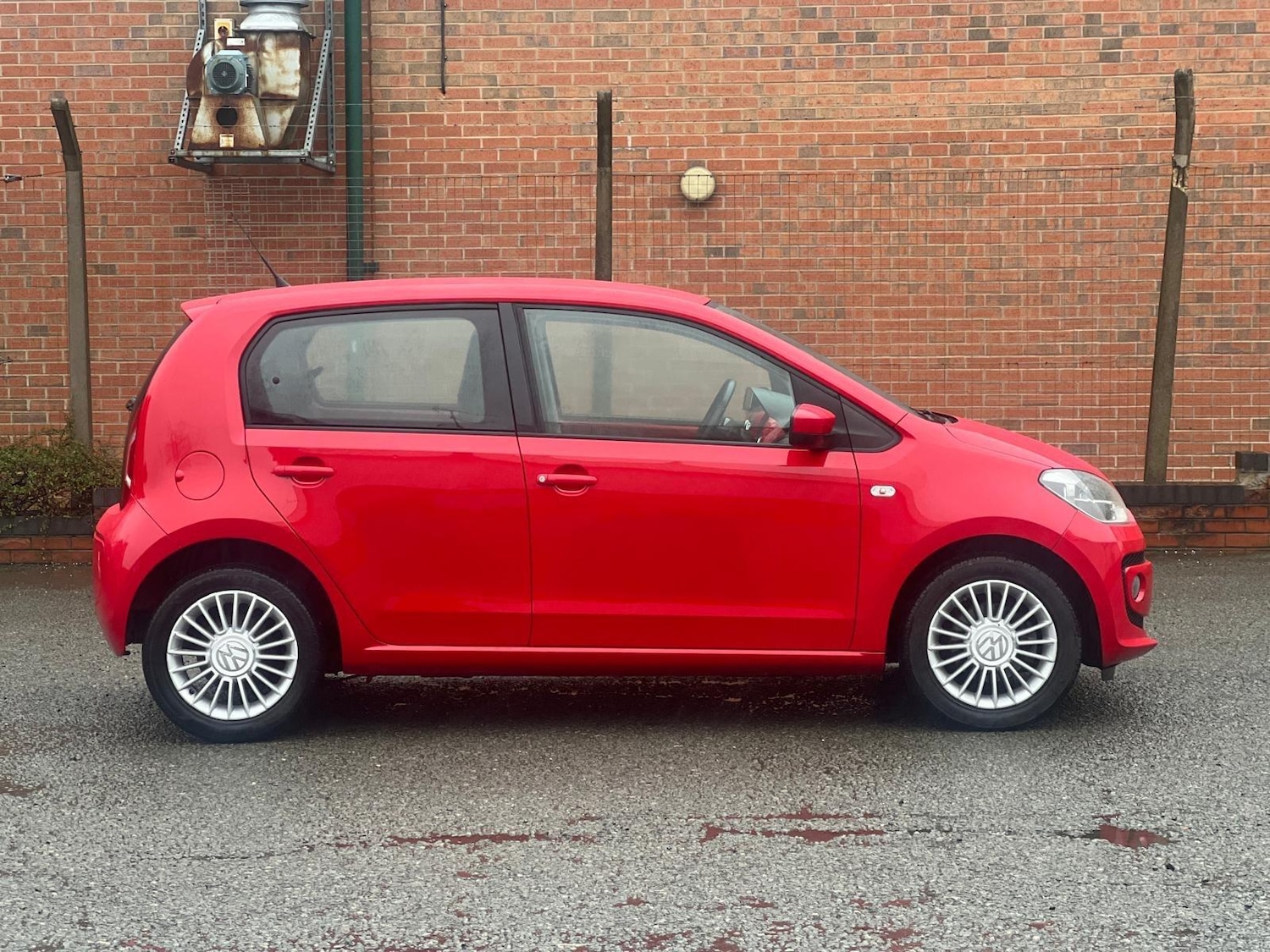 Used Volkswagen up! 2014 for sale - 77523567: Photo 5