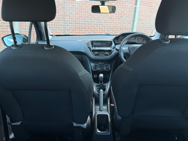 Used Peugeot 208 2015 for sale - 76031518: Photo 10