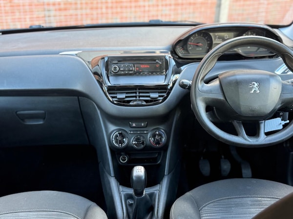Used Peugeot 208 2015 for sale - 76031518: Photo 15