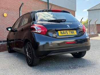 Used Peugeot 208 2015 for sale - 76031518: Photo 2