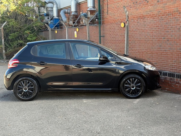 Used Peugeot 208 2015 for sale - 76031518: Photo 5