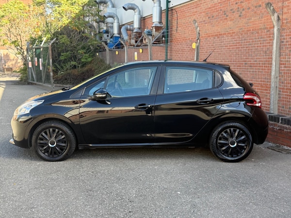 Used Peugeot 208 2015 for sale - 76031518: Photo 7