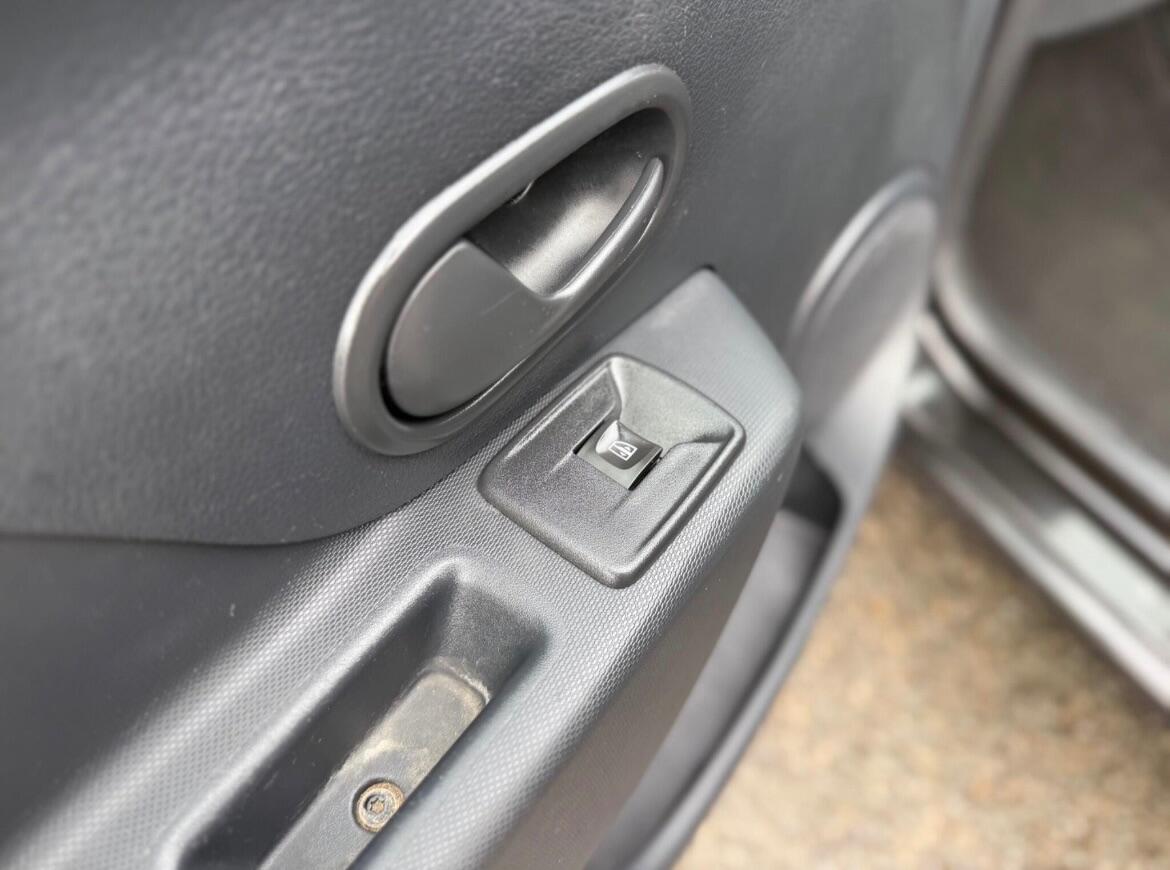 Used Dacia Sandero 2017 for sale - 76878420: Photo 35