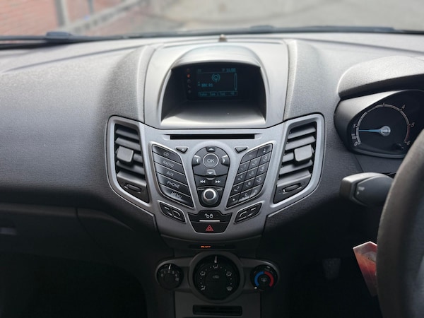 Used Ford Fiesta Van 2016 for sale - 76152396: Photo 12