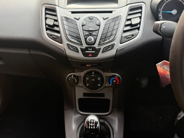 Used Ford Fiesta Van 2016 for sale - 76152396: Photo 14