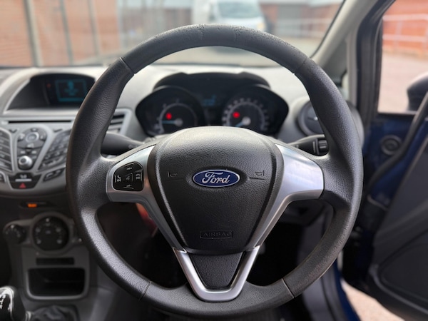 Used Ford Fiesta Van 2016 for sale - 76152396: Photo 17