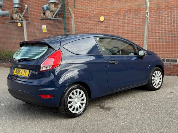 Used Ford Fiesta Van 2016 for sale - 76152396: Photo 19