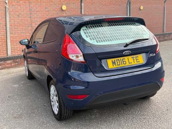 Used Ford Fiesta Van 2016 for sale - 76152396: Photo 22