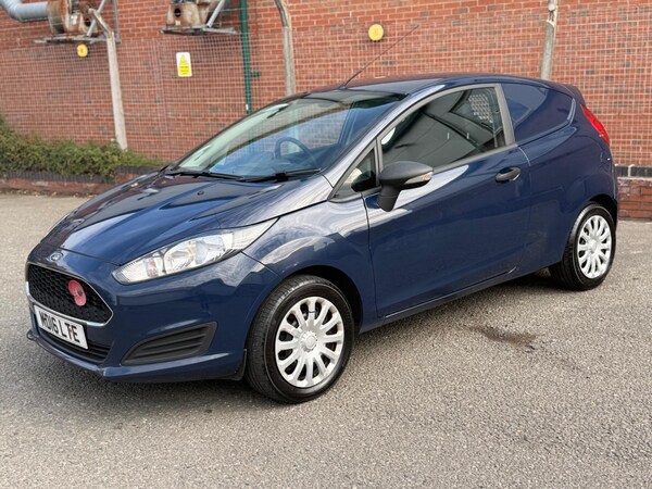 Used Ford Fiesta Van 2016 for sale - 76152396: Photo 23