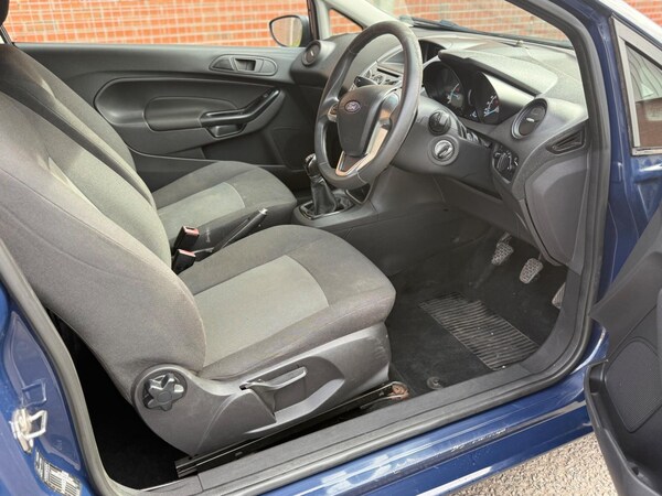 Used Ford Fiesta Van 2016 for sale - 76152396: Photo 25