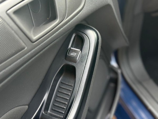 Used Ford Fiesta Van 2016 for sale - 76152396: Photo 27