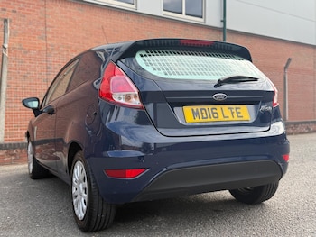 Used Ford Fiesta Van 2016 for sale - 76152396: Photo 2