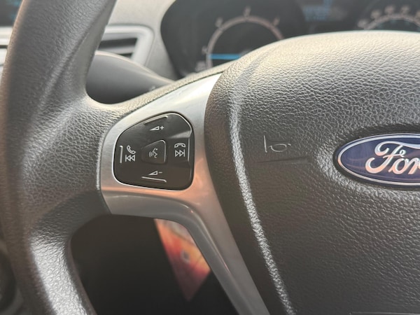 Used Ford Fiesta Van 2016 for sale - 76152396: Photo 31