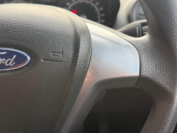 Used Ford Fiesta Van 2016 for sale - 76152396: Photo 32