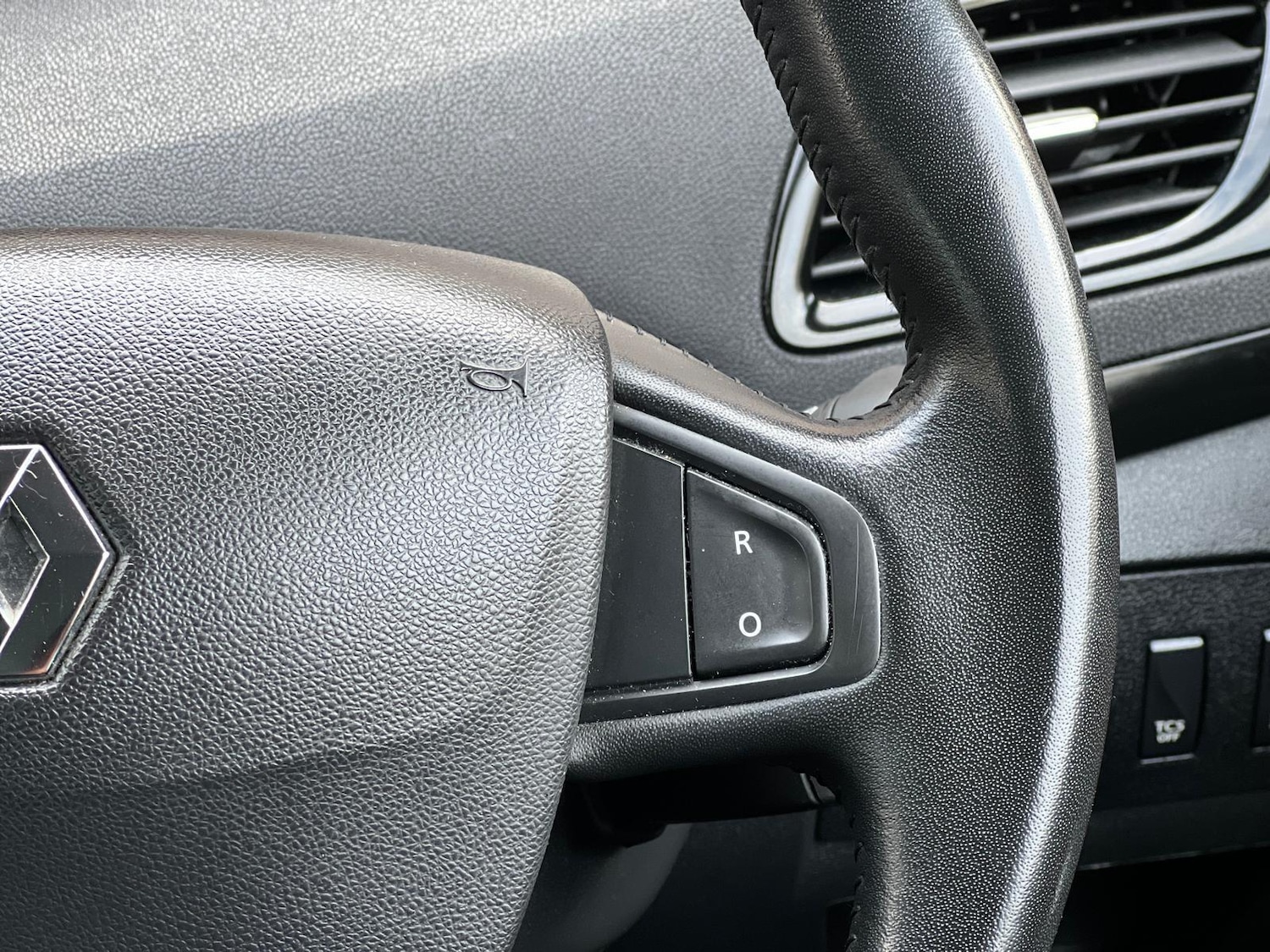 Used Renault Scenic for sale - 77074044: Photo 44