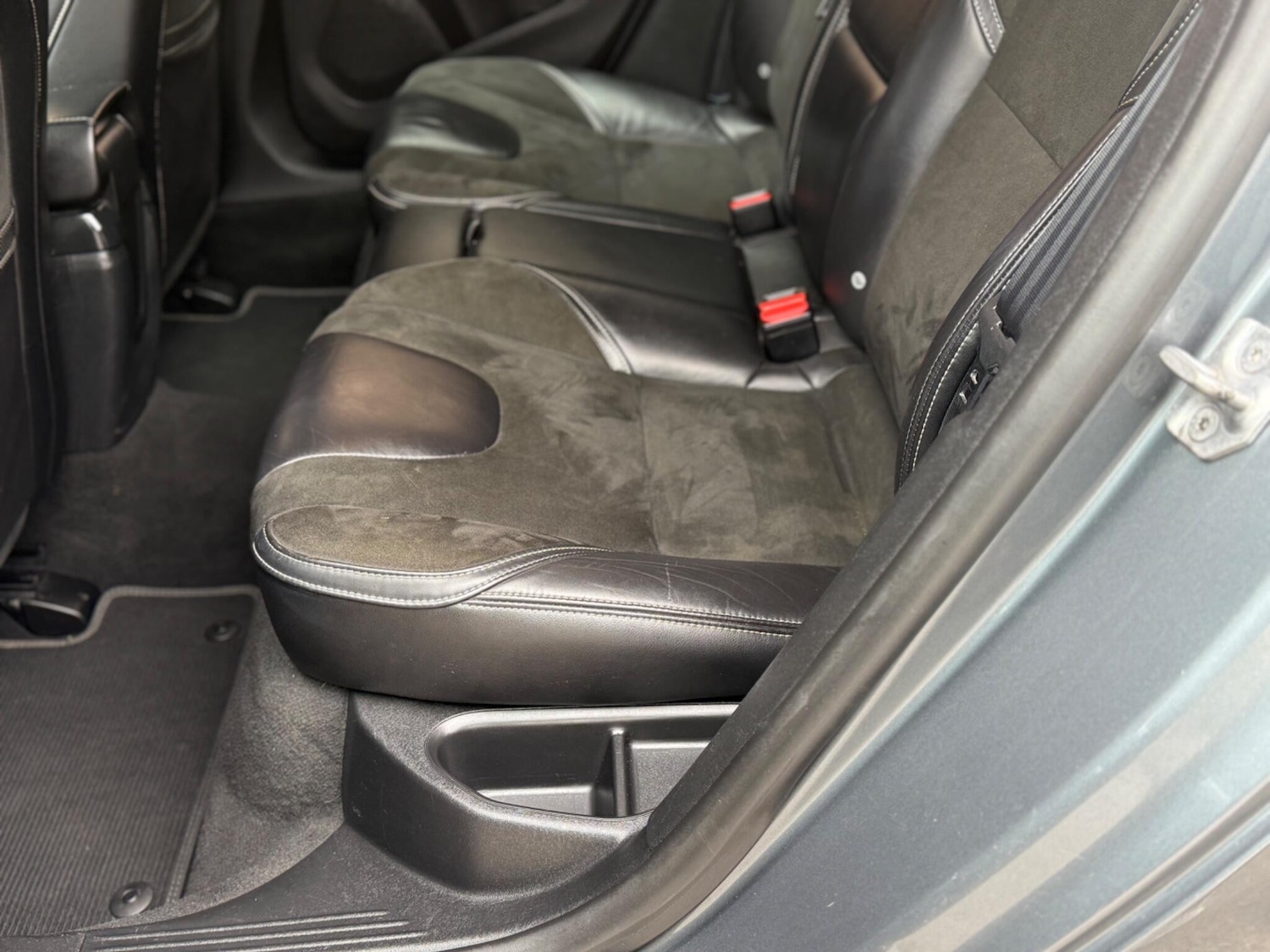 Used Volvo V40 2015 for sale - 76084581: Photo 15