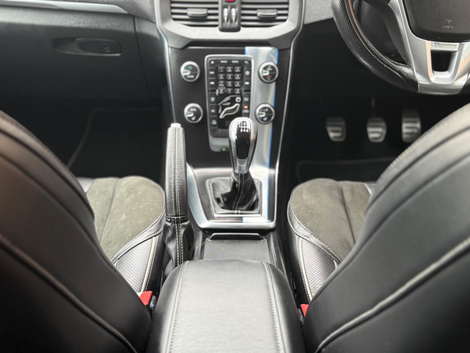 Used Volvo V40 2015 for sale - 76084581: Photo 21