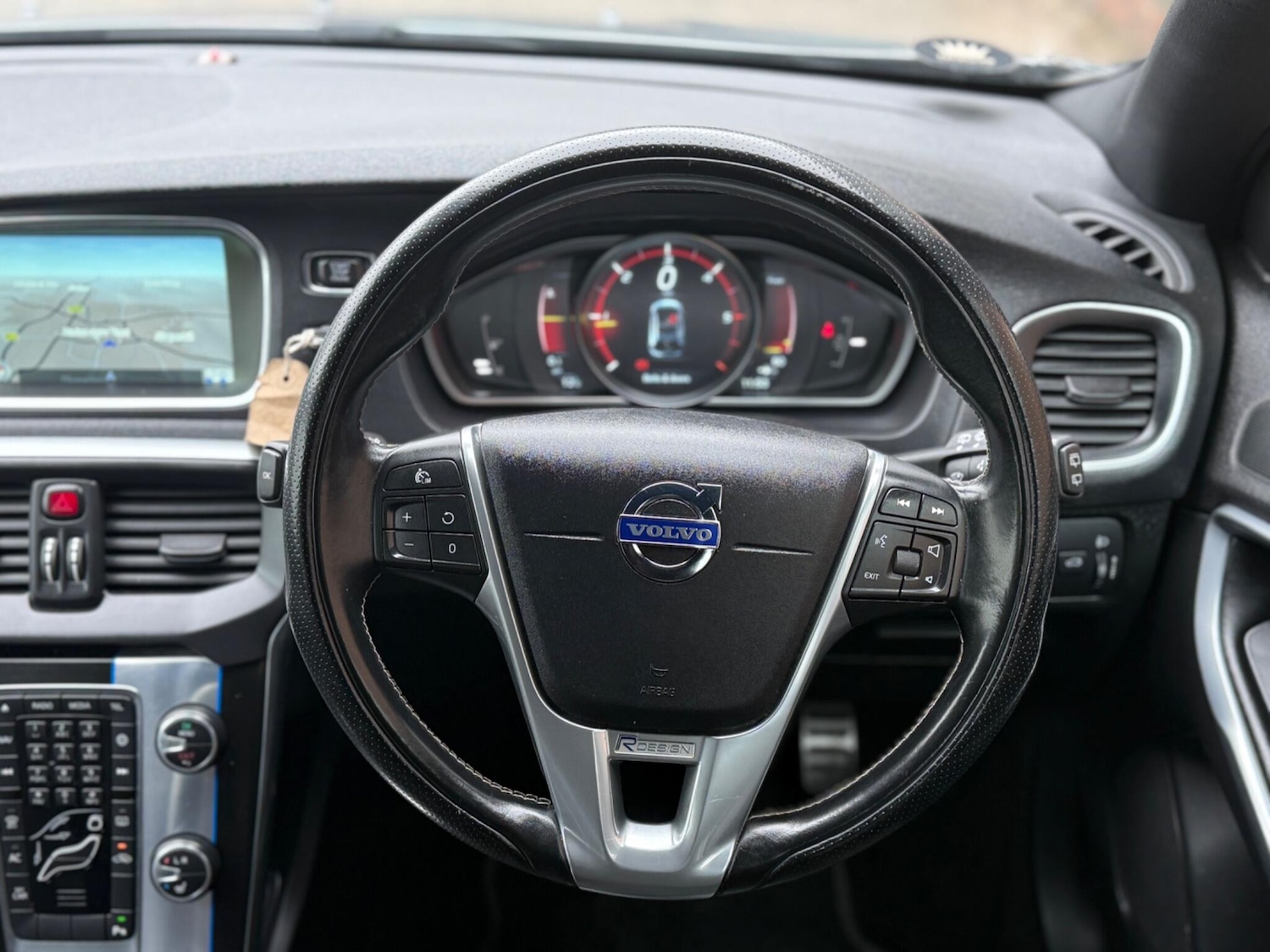 Used Volvo V40 2015 for sale - 76084581: Photo 23
