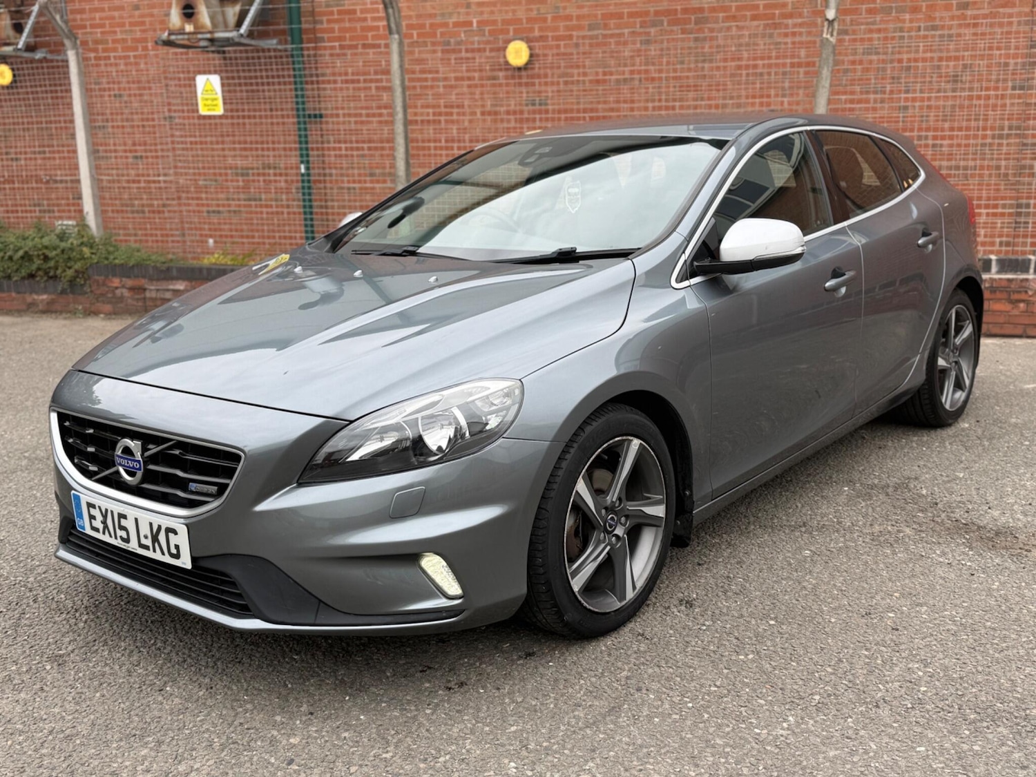 Used Volvo V40 2015 for sale - 76084581: Photo 26