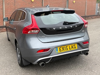 Used Volvo V40 2015 for sale - 76084581: Photo