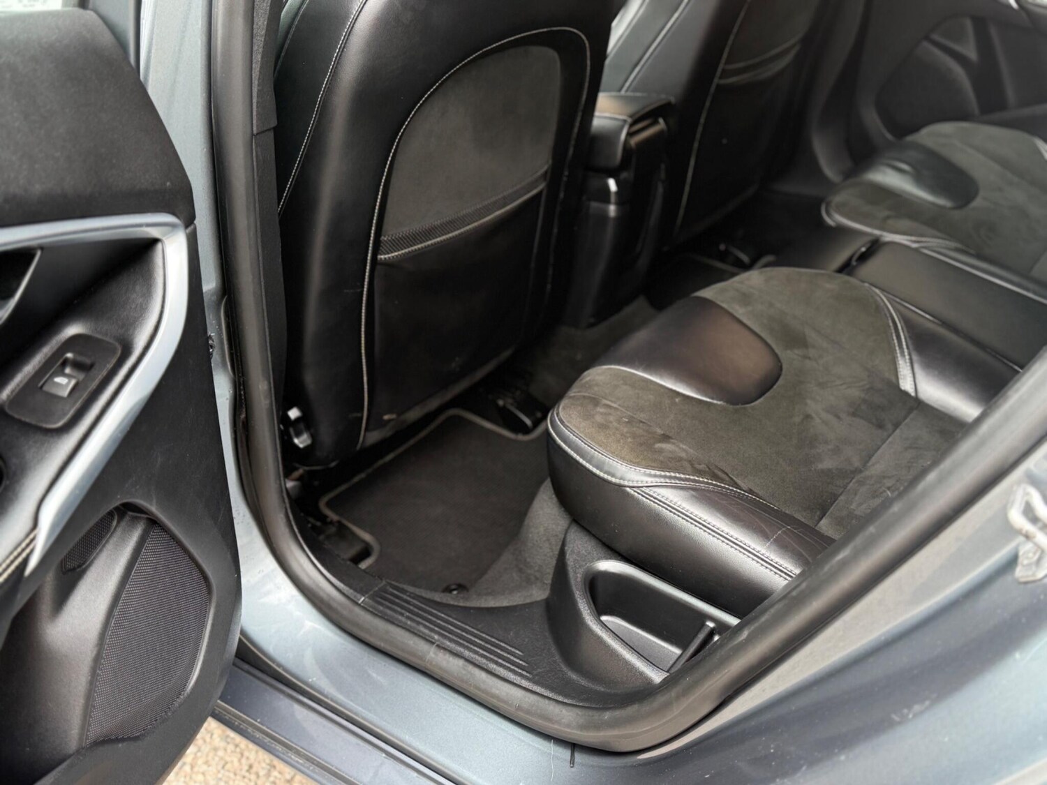 Used Volvo V40 2015 for sale - 76084581: Photo 30