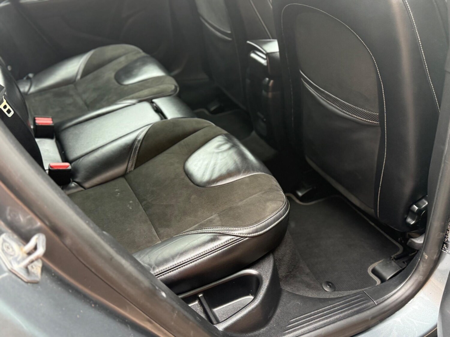 Used Volvo V40 2015 for sale - 76084581: Photo 31