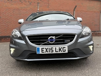 Used Volvo V40 2015 for sale - 76084581: Photo