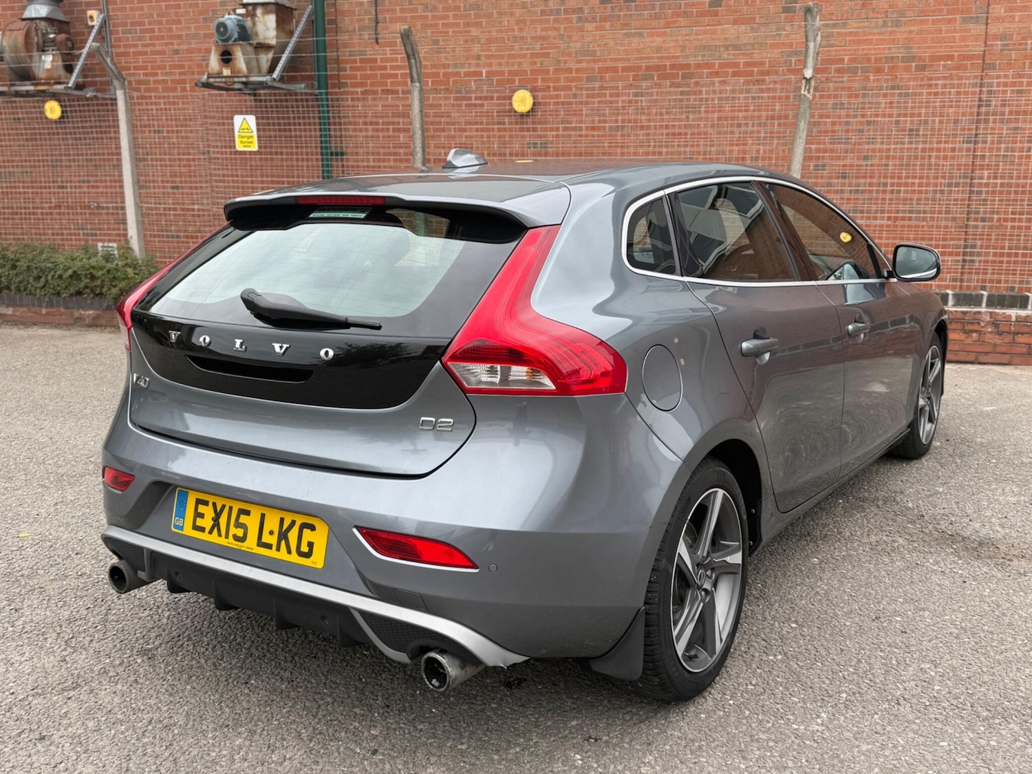Used Volvo V40 2015 for sale - 76084581: Photo 6
