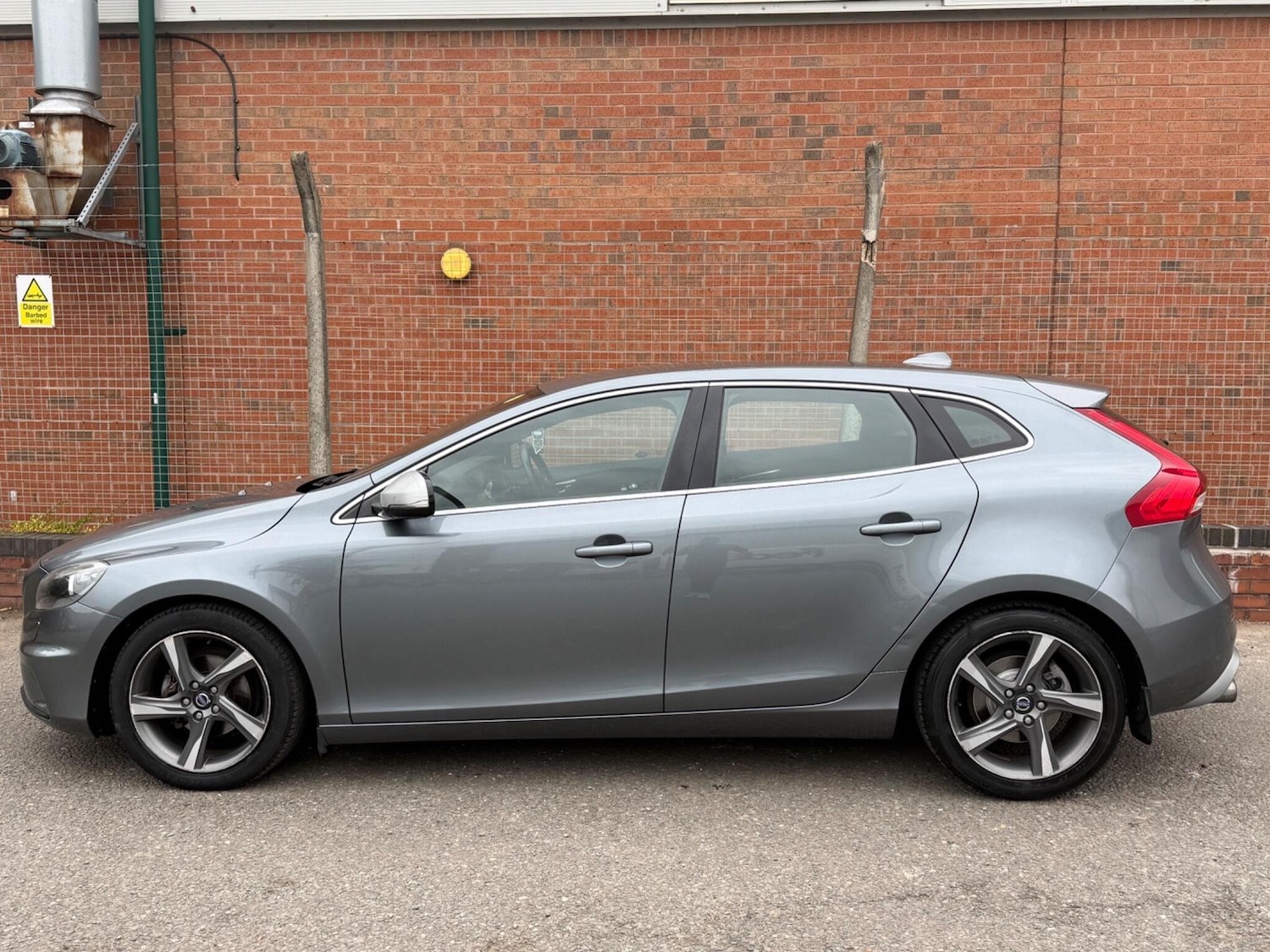 Used Volvo V40 2015 for sale - 76084581: Photo 7