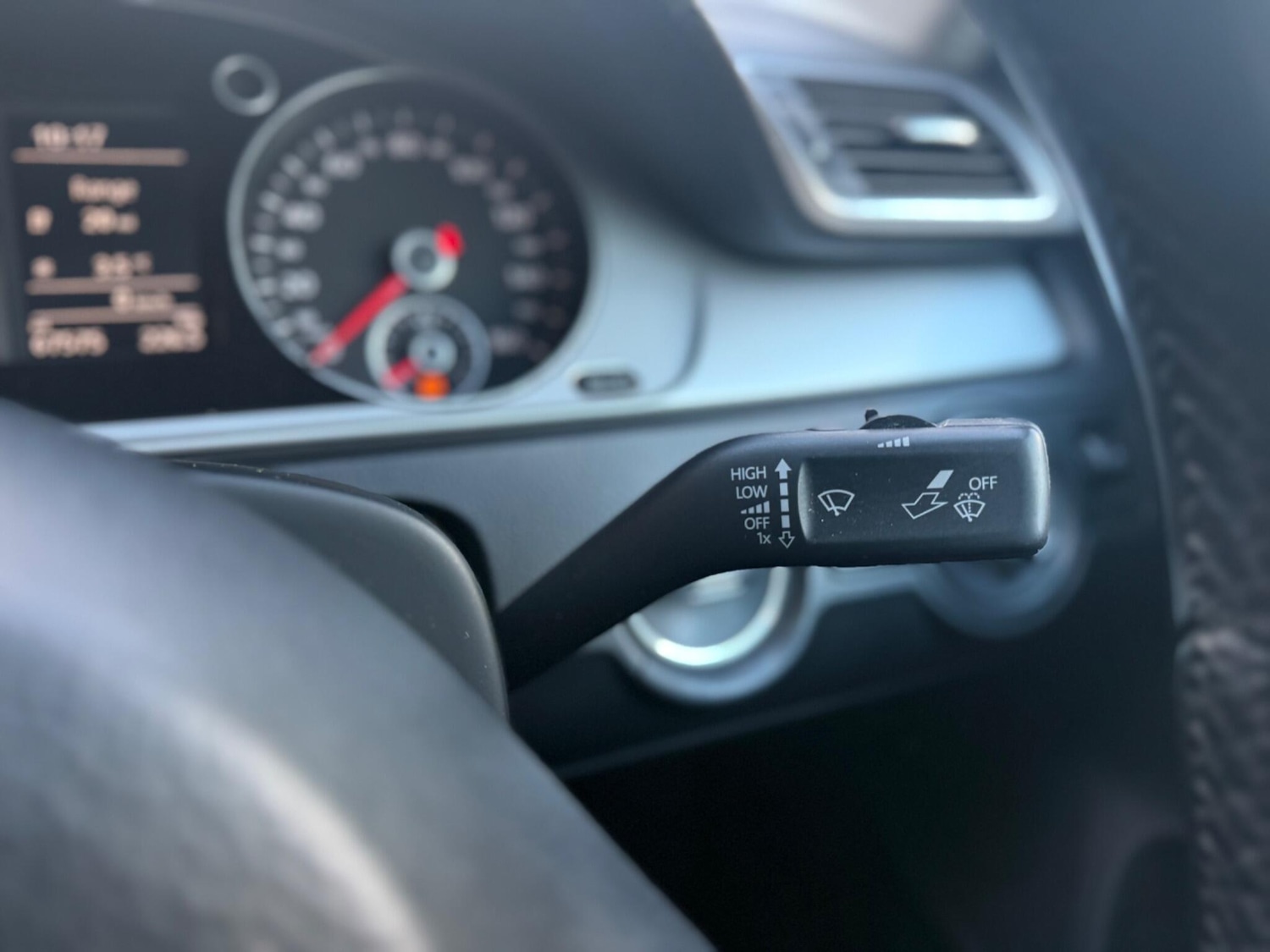 Used Volkswagen Passat 2013 for sale - 77131272: Photo 40