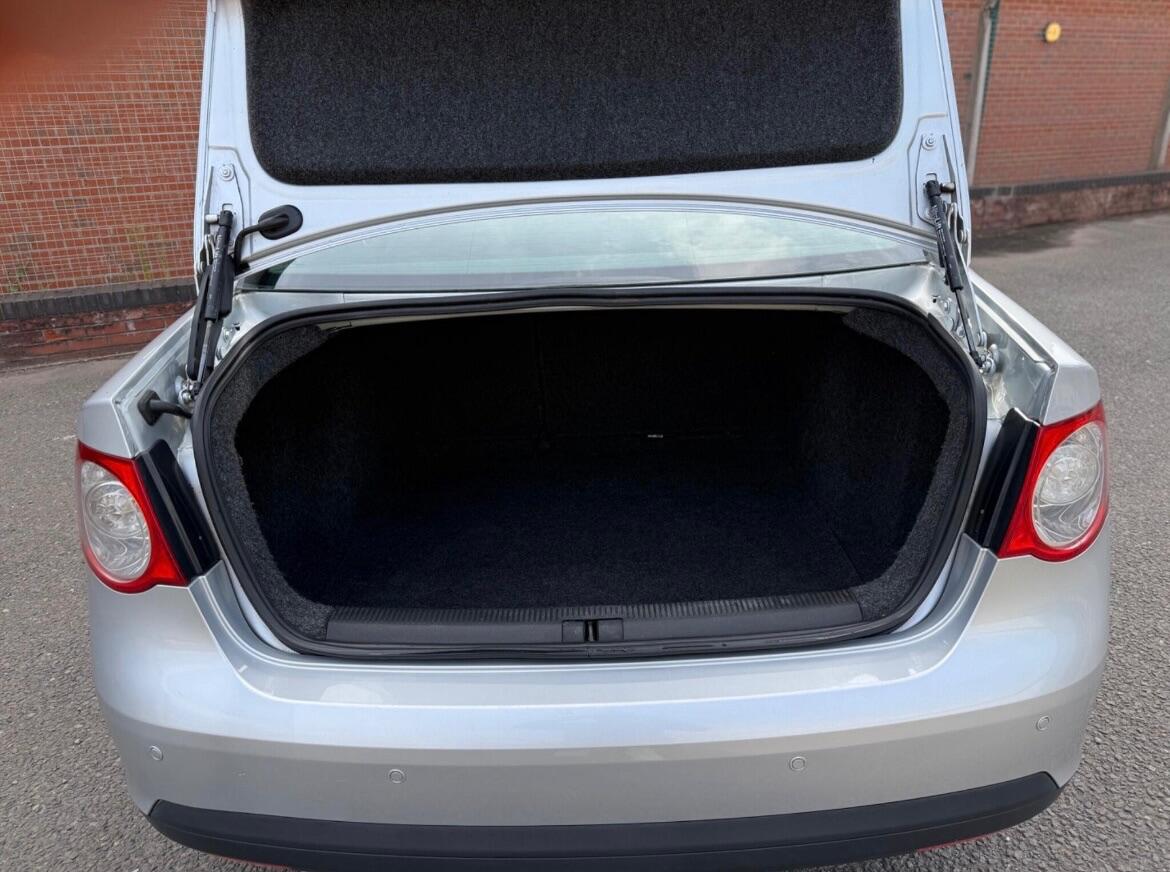 Used Volkswagen Jetta 2010 for sale - 76521865: Photo 9