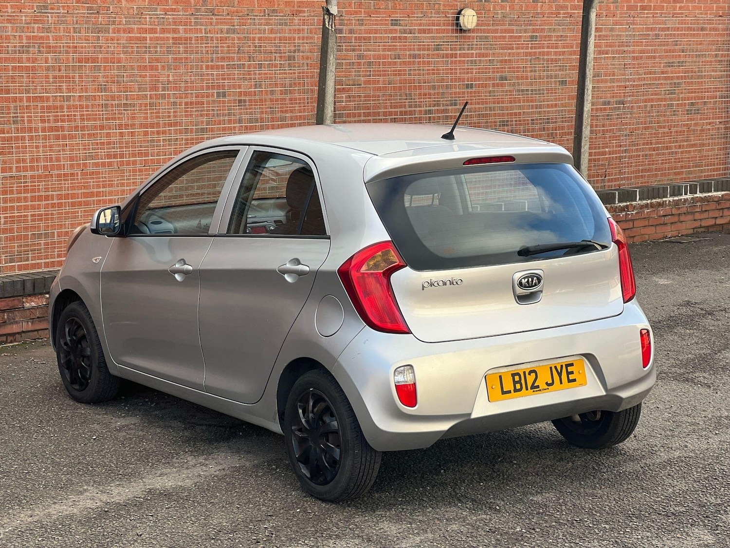 Used Kia Picanto 2012 for sale - 77315011: Photo 28