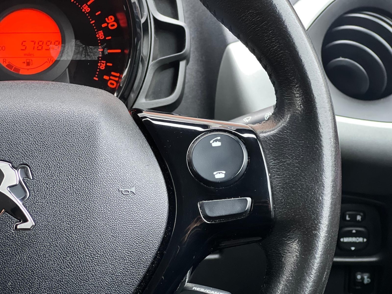 Used Peugeot 108 2016 for sale - 77029299: Photo 40