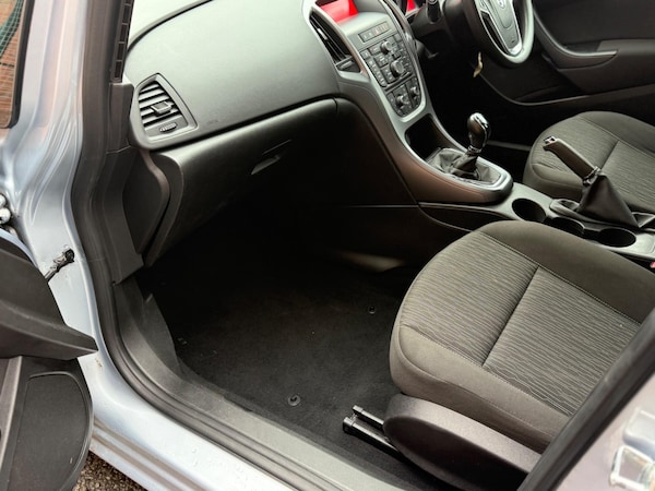 Used Vauxhall Astra 2015 for sale - 76270724: Photo 30